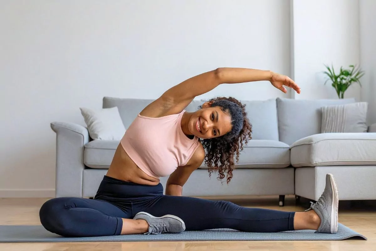 Rozciąganie po treningu pomaga w regeneracji mięśni i zmniejsza ryzyko kontuzji